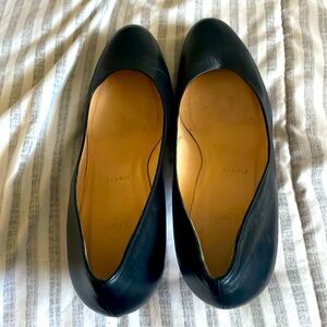 Size 11 bottom is excellent condition